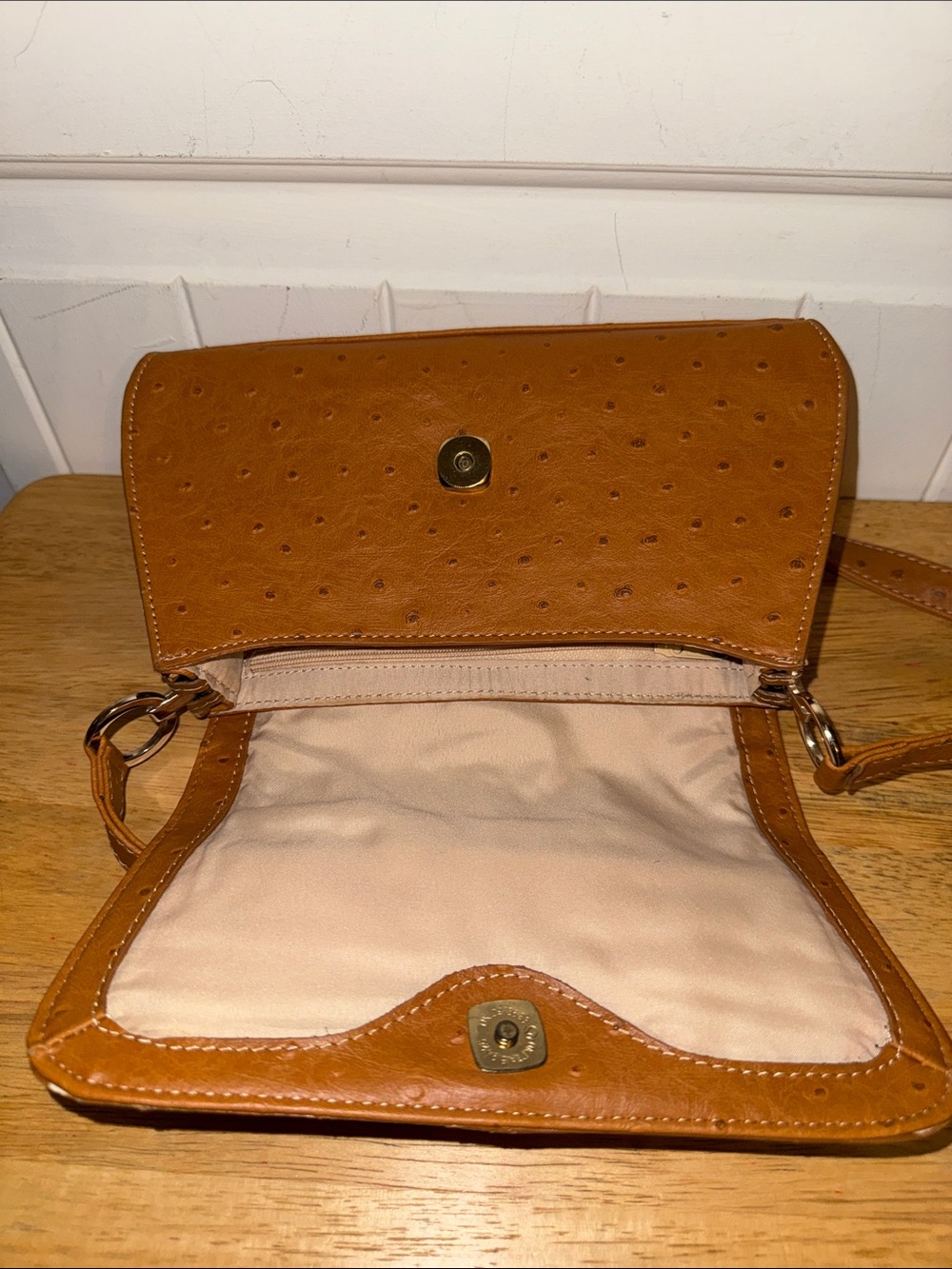Liz Claiborne Brown Faux Ostrich Crossbody Bag - Picture 5 of 7